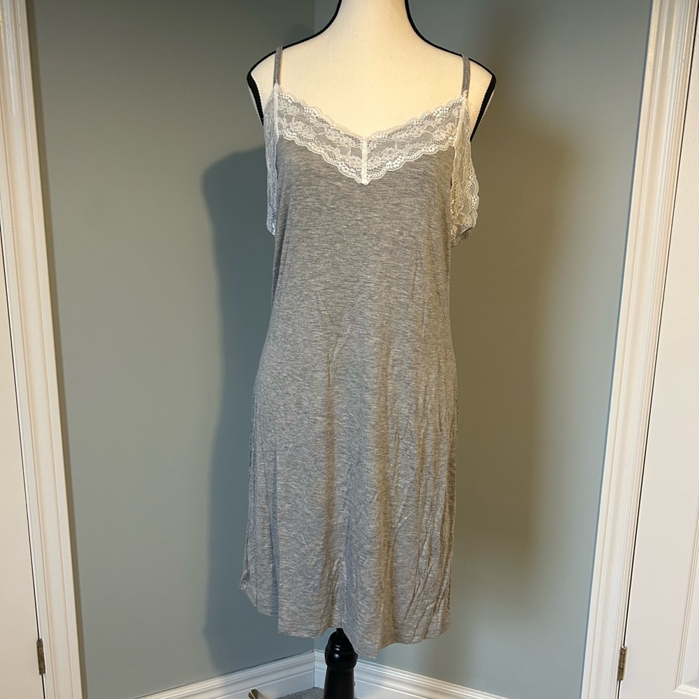 🌸NWOT🌸SHEIN Grey Lace-Trim 2-Piece Loungewear/Pajama Set - Robe & Chemise XL - Picture 3 of 7